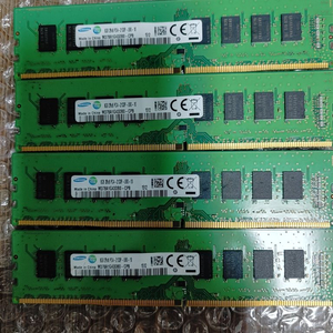 DDR4 8G 4개 판매합니다.