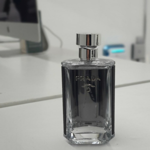 르옴므 프라다 100ml 새상품 팝니다.