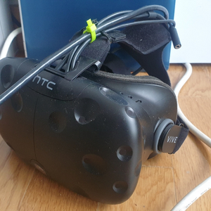 HTC VIVE