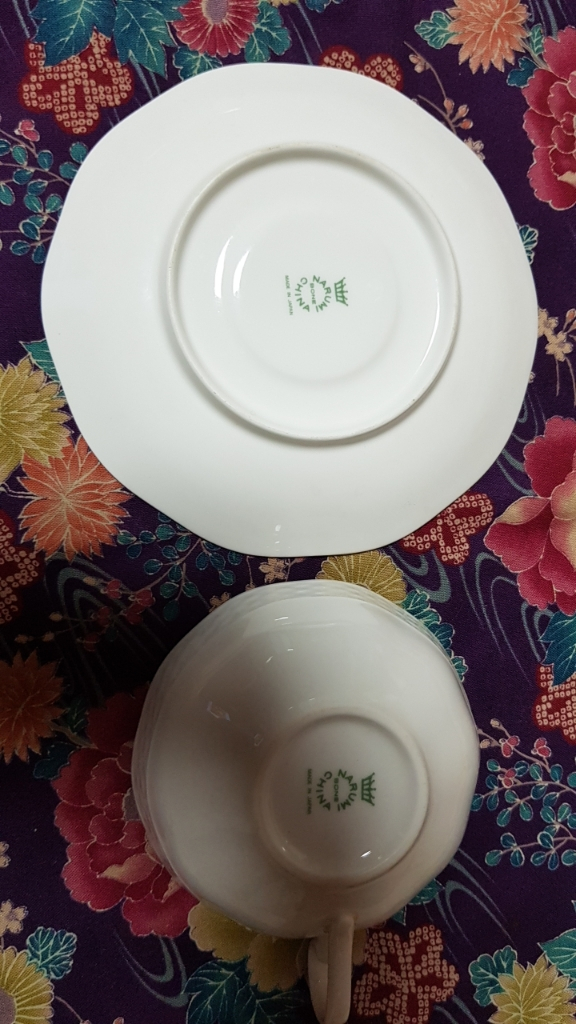 일본유명본차이나 티잔 새상품--3