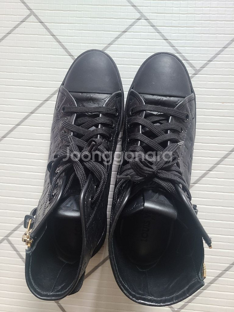 루이비통워커(정품)ㅡ인하--0