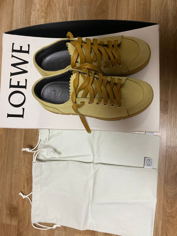 LOEWE 로에베 스니커즈 이미지
