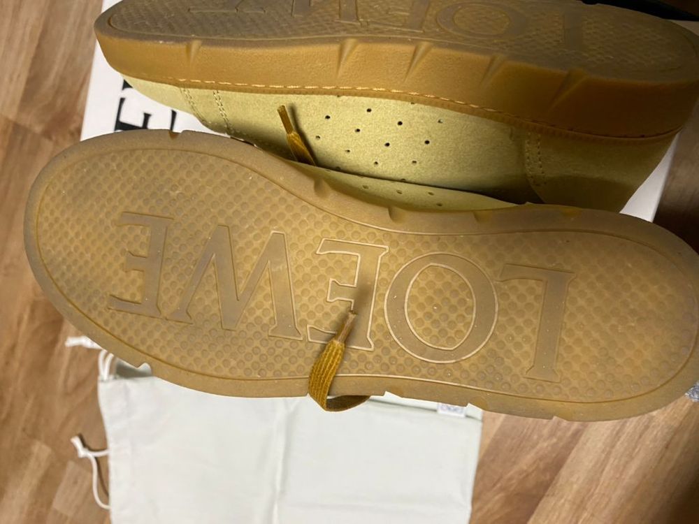 LOEWE 로에베 스니커즈 이미지