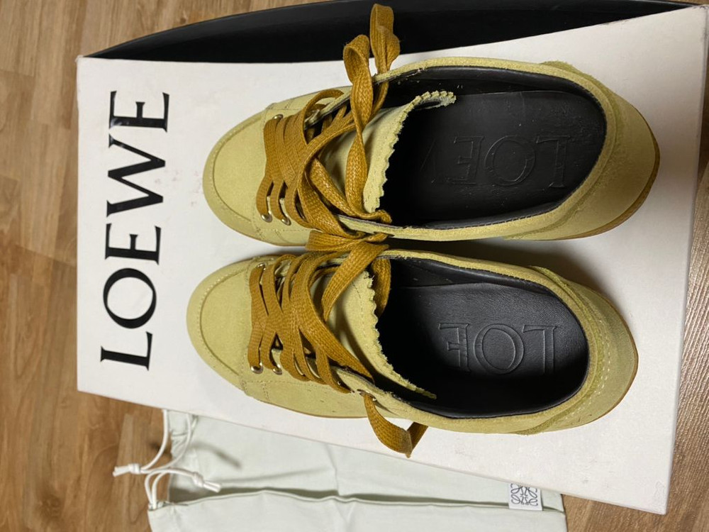 LOEWE 로에베 스니커즈 이미지