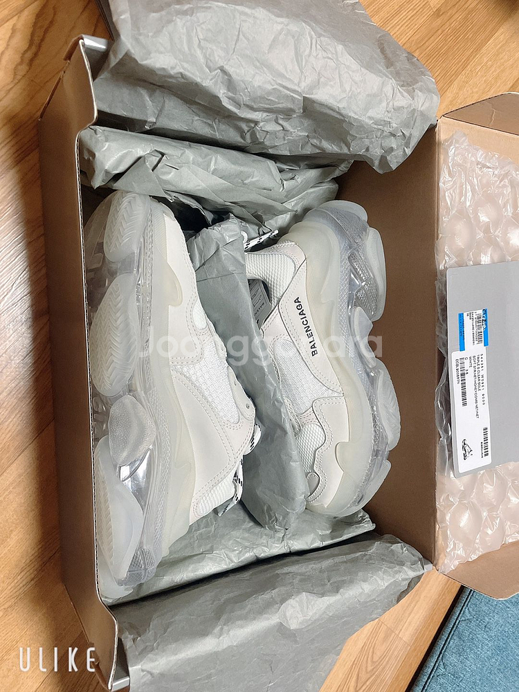 수원 발렌시아가 트리플S 화이트 팝니다.--3