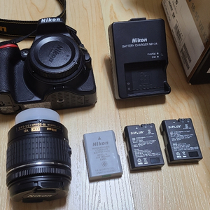 니콘 카메라 d5600 18-55 vr kit 팝니다.