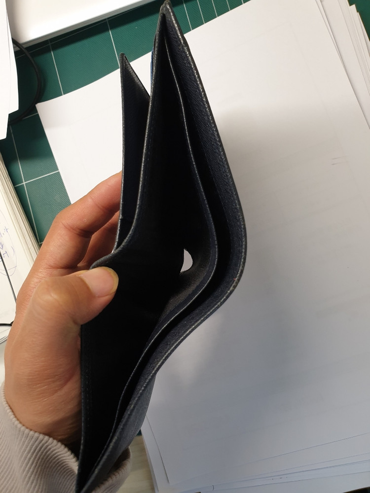 빈폴 남성 반지갑 2만원 싸게팔아요--3