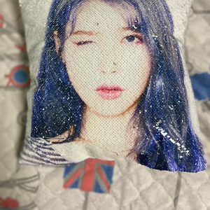 아이유 쿠션