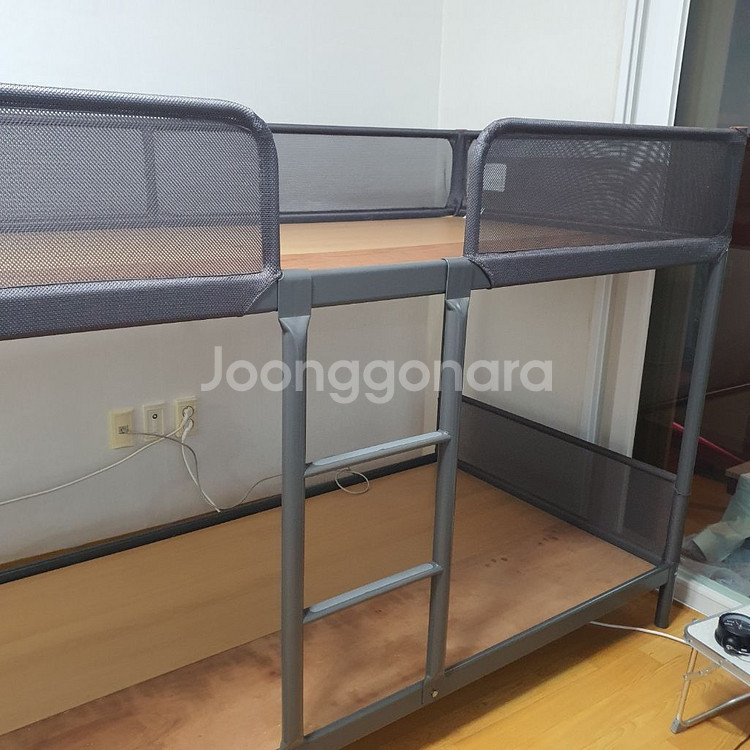 이케아 다크그레이 2층침대 1층 2층 나무 깔판 포함--4