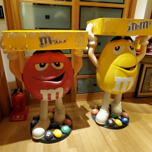 m&m 대형 피규어 2개 일괄