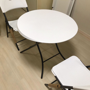 라이프타임 테이블 + 의자