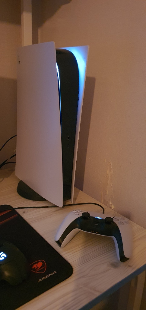 플스5 디지털 에디션 + 레이져 나리 얼티메이트 팝니다--1