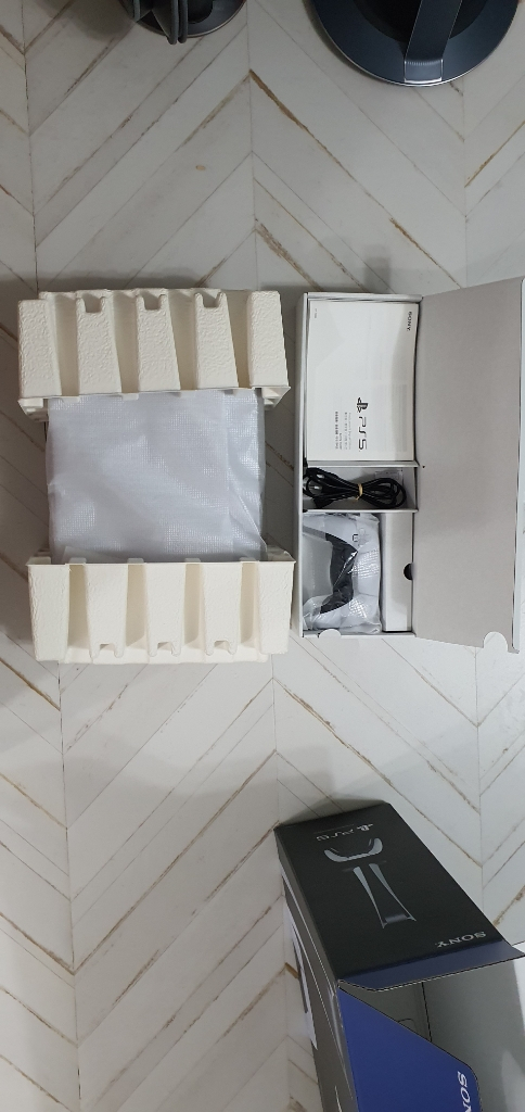 플스5 디지털 에디션 + 레이져 나리 얼티메이트 팝니다--5