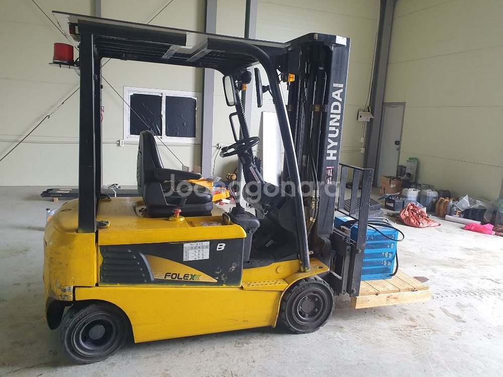 현대지게차 전동1.8톤--2