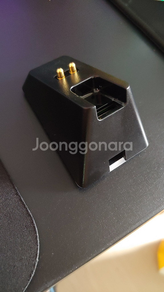 레이저 데스에더v2 pro + 충전독 팝니다--1