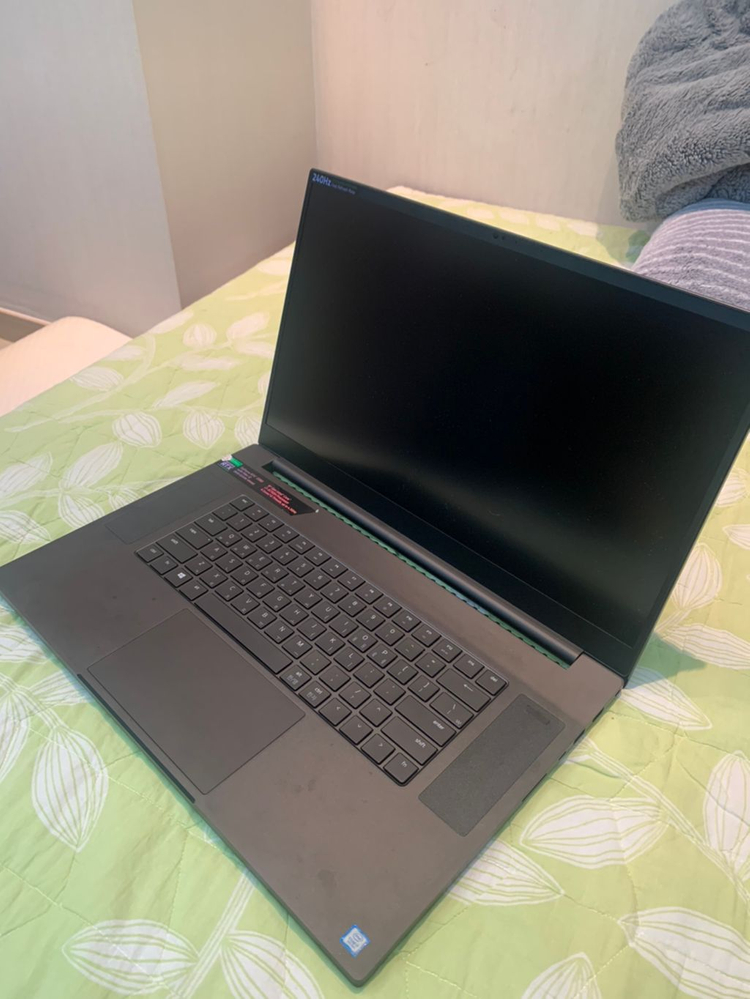 RAZER BLADE 15 Advanced 9GEN R--1