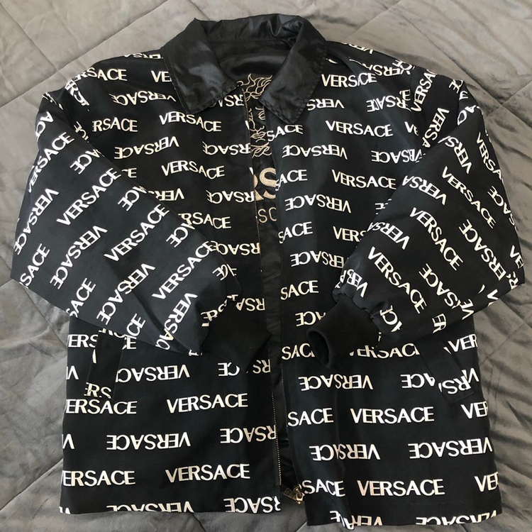 베르사체 바람막이. 베르사체 집업. 키스 베르사체 맛 이미지