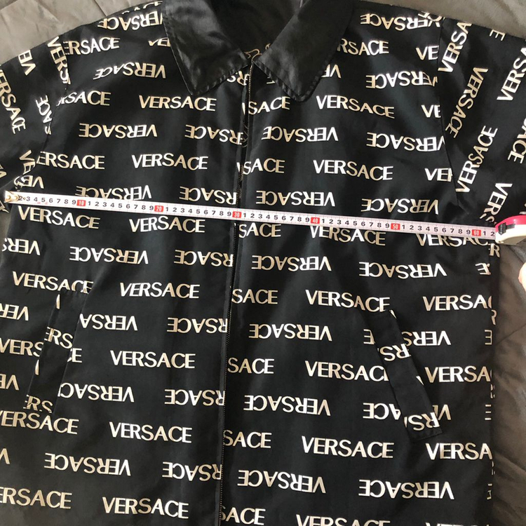 베르사체 바람막이. 베르사체 집업. 키스 베르사체 맛 이미지