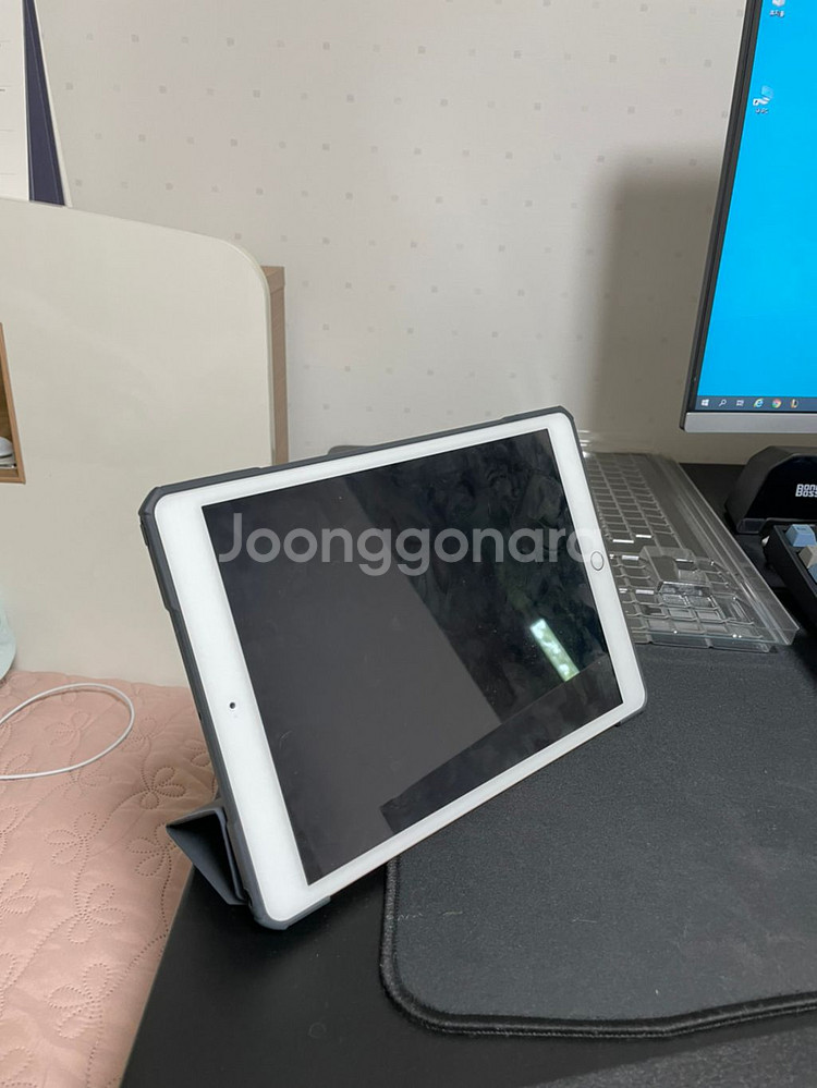 아이패드 8세대 32기가 골드 (WI-FI)--1