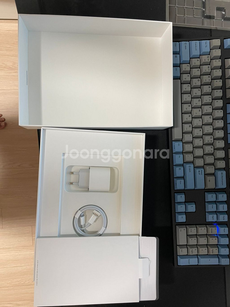 아이패드 8세대 32기가 골드 (WI-FI)--2