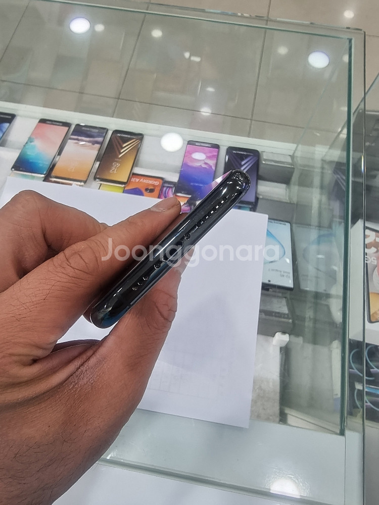 아이폰11프로 256G 그린 팝니다--2