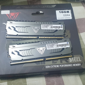 16GB 3200MHz RAM 2개 팝니다. 32GB