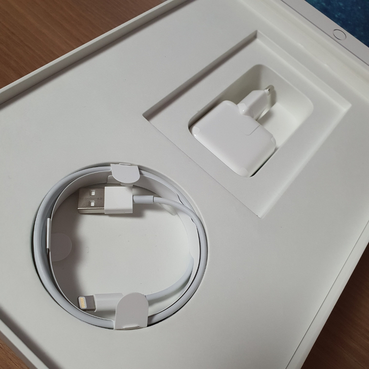 안전 아이패드 프로 10.5 풀셋 + 펜슬 + 케이스--5