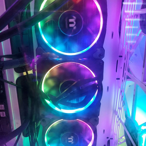 써멀테이크 Floe Riing RGB 360 TT 쿨러