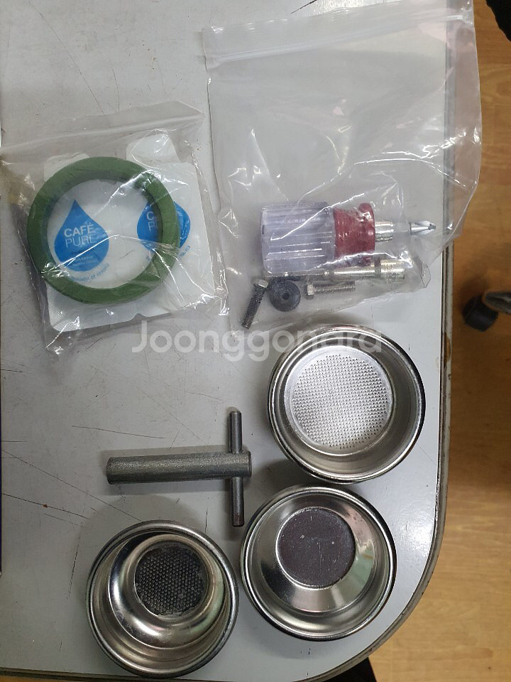 커피머신기 달라코르테 에볼루션 처분합니다. 직거래만가능--2