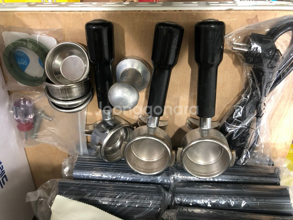 커피머신기 달라코르테 에볼루션 처분합니다. 직거래만가능--3