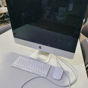 신품같은 애플 아이맥 iMac 21.5 인치 컴퓨터