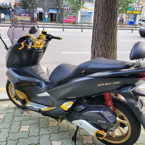 pcx150 20년식 검정색상 풀튜닝 판매합니다