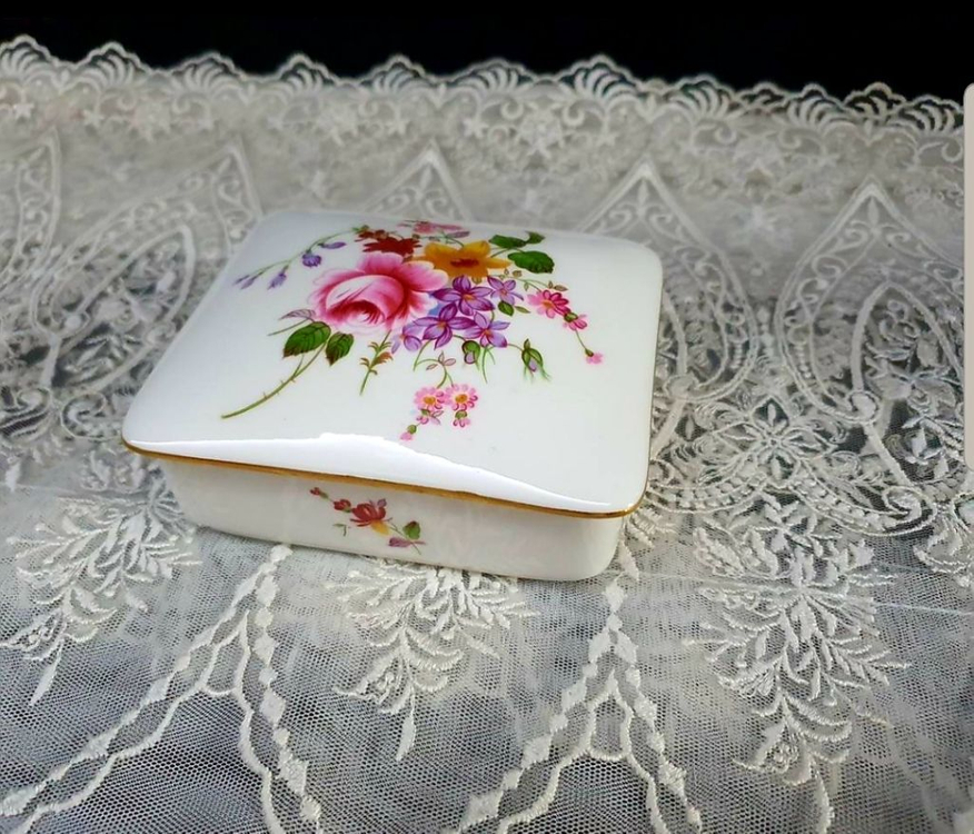 (점포정리세일)영국 크라운더비 사각 꽃트링킷 이미지