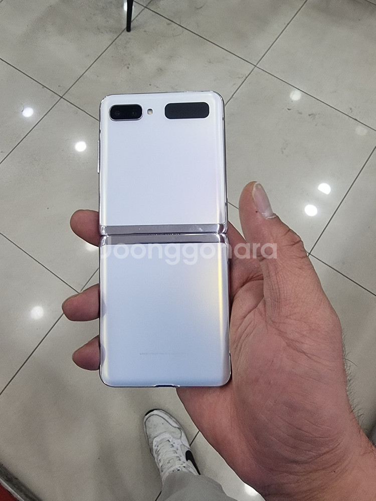 갤럭시Z플립2 F707 화이트 정상해지 팝니다--0