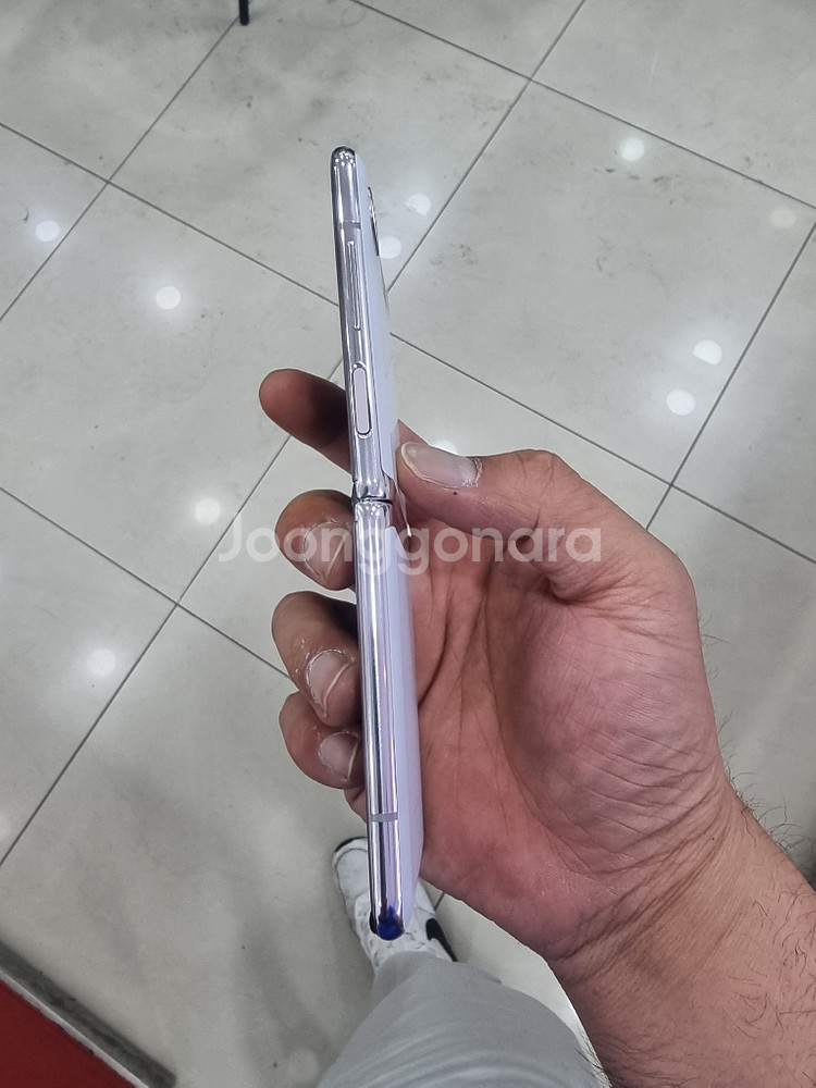 갤럭시Z플립2 F707 화이트 정상해지 팝니다--2