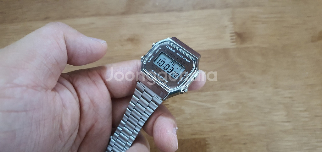 카시오 A168WEM-7 팝니다. (손석희 시계 실버)--0