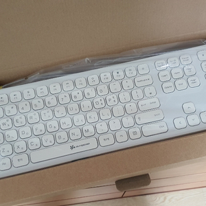 RF700 비프렌드 BT 무선키보드 팔아요.