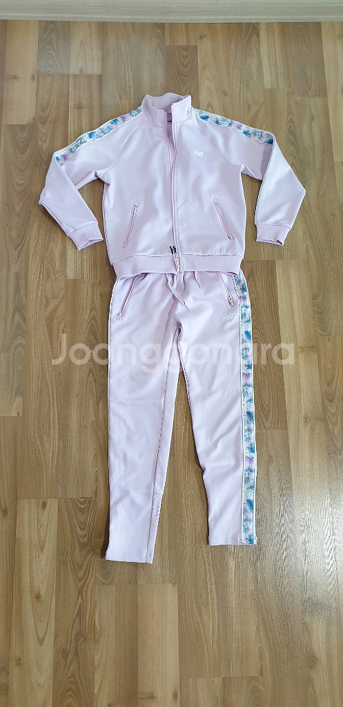 뉴발란스키즈 봄가을 트레이닝세트 145(초3,4) 택포--1