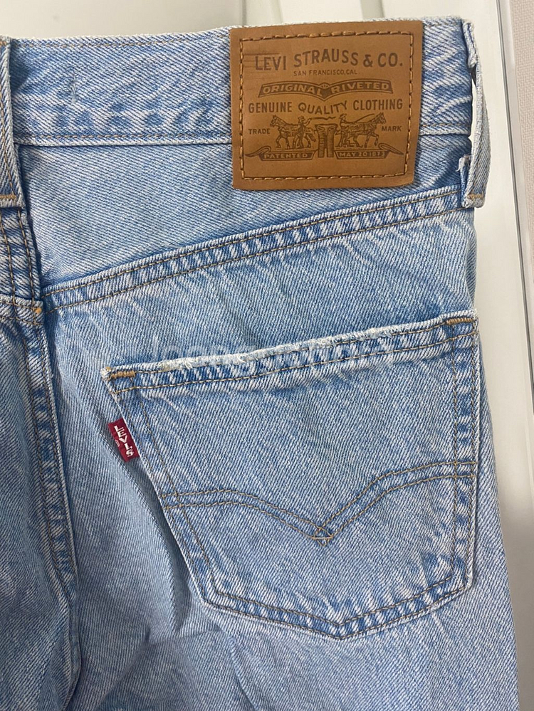 Levis 루즈 스트레이트 진 size 24--1