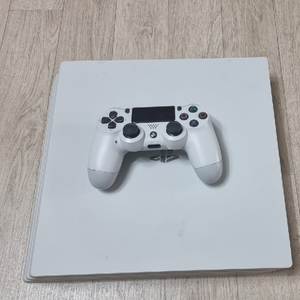 플스 ps4 프로 7117b 1TB 판매합니다
