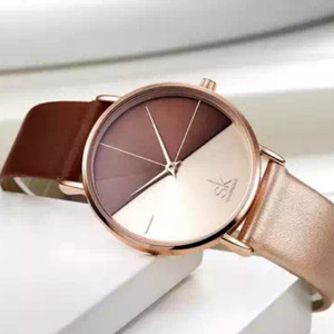 방수 캐주얼 패션가죽 여자시계! 신품 판매합니다!