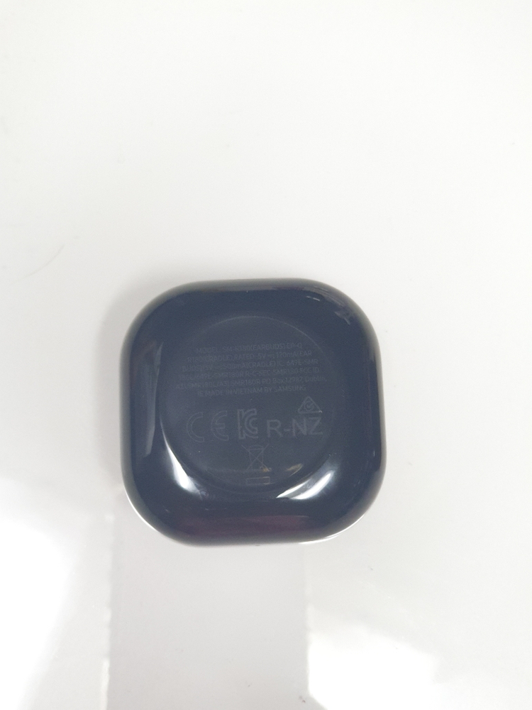 갤럭시 버즈라이브 블랙 본체 (=케이스)--1