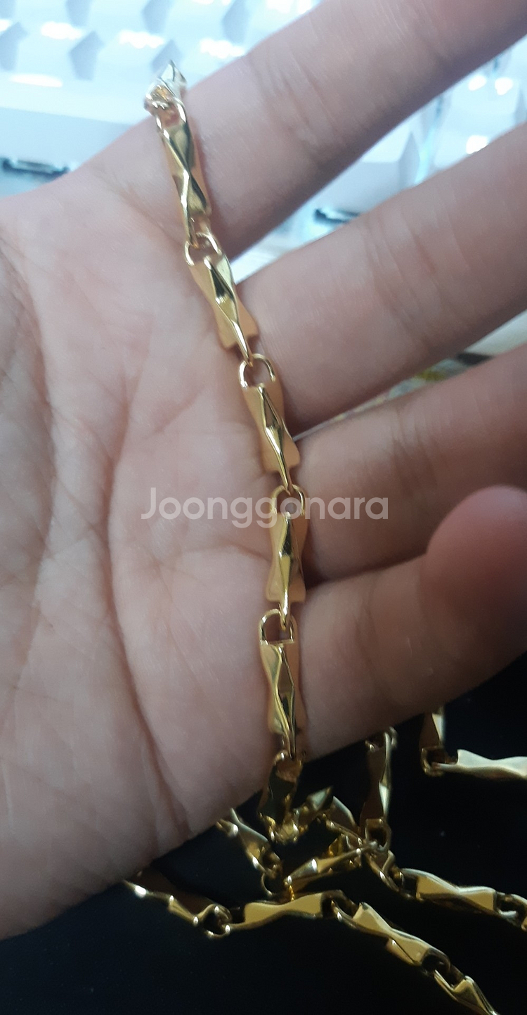18k 금 목걸이(꽈베기)--2