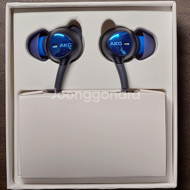 akg 노이즈캔슬링 이어폰--3