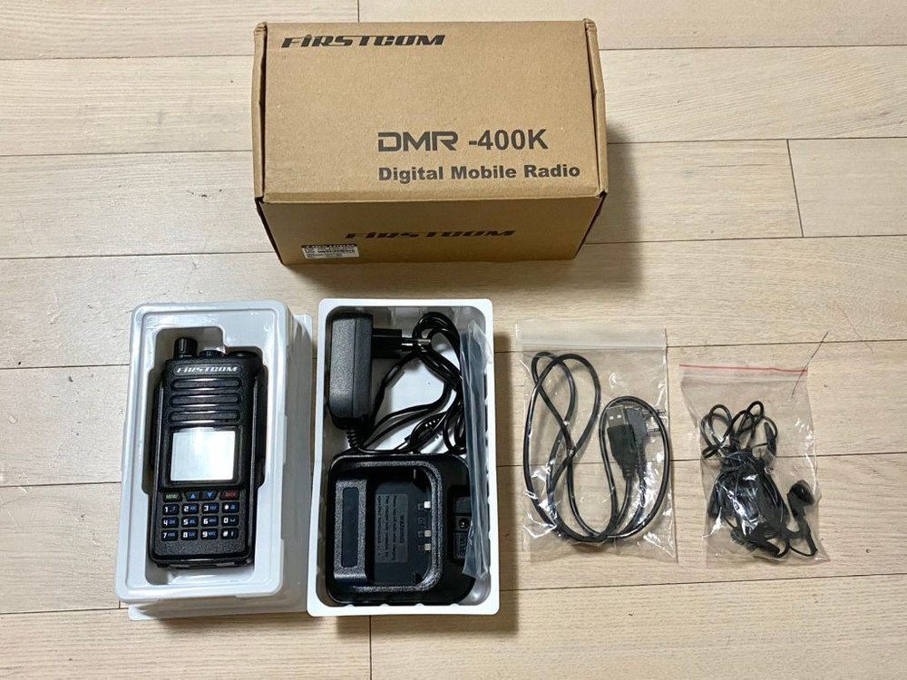 퍼스트컴 DMR-400K(디지탈 무전기)--1
