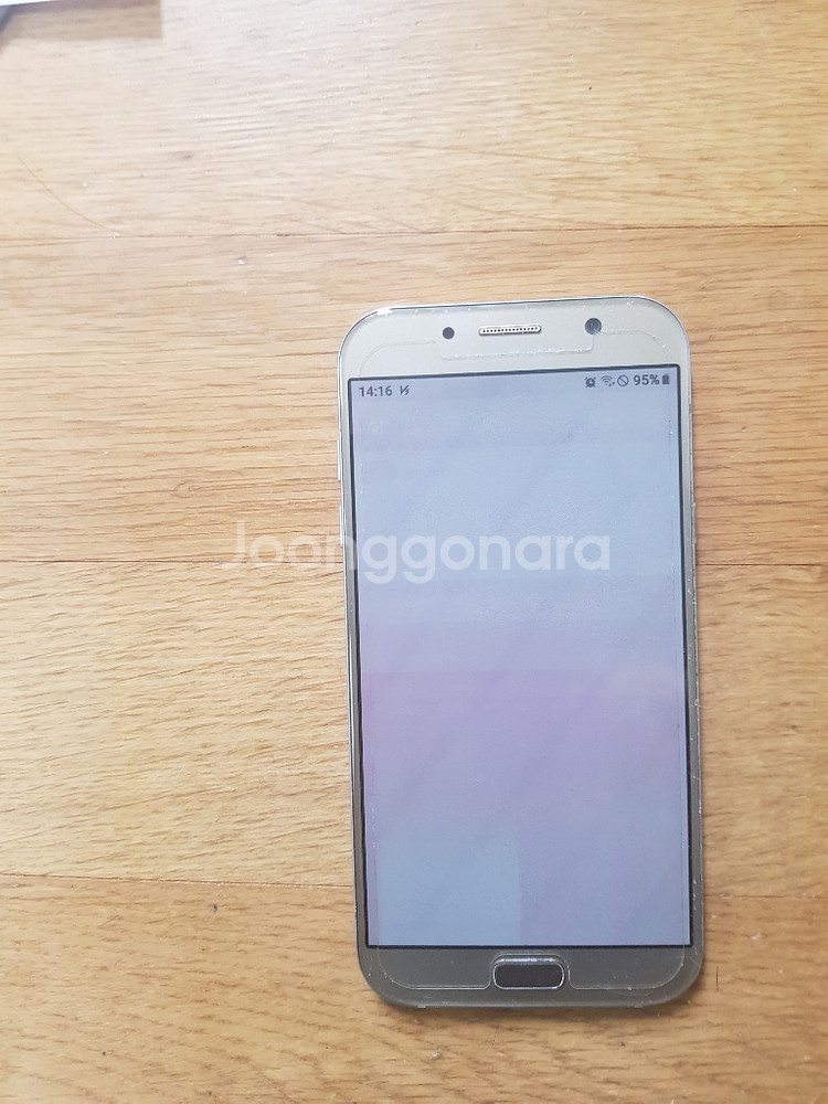 갤럭시A7 SM-A720S 골드 32기가 판매합니다--2
