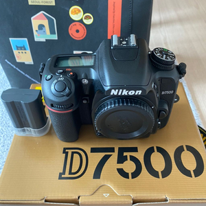 니콘 D7500.샌디스크256.시그마1835팝니다