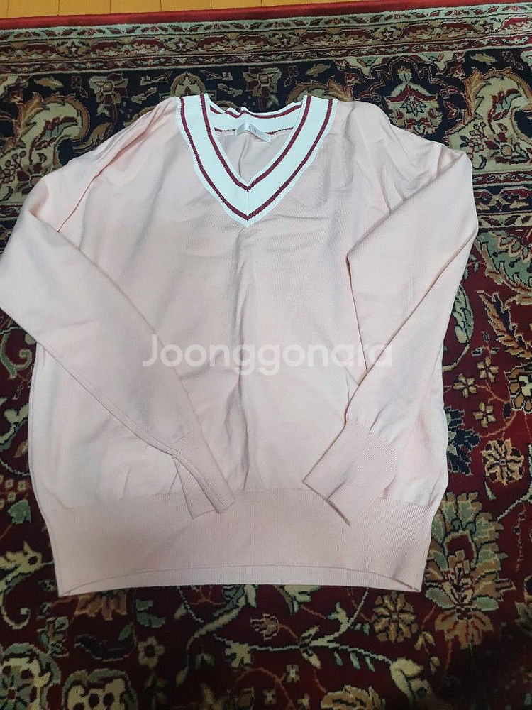 라인 여성 니트 (시보리 배색 브이넥 니트)--0