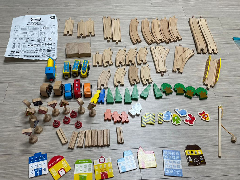 토도리브로원목기차세트90pcs--1