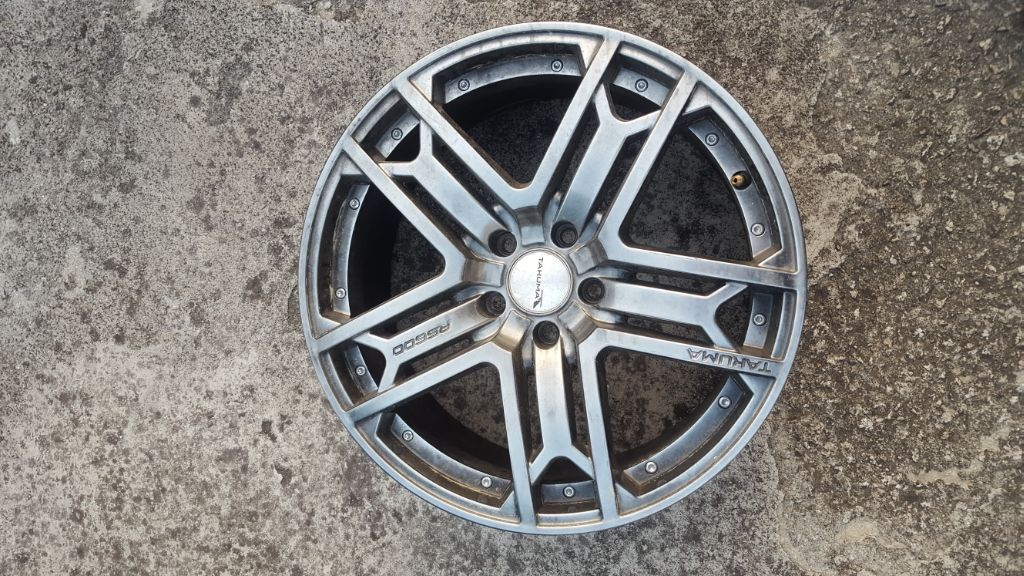 타쿠마 rs600 19인치 한대분 팝니다.--2